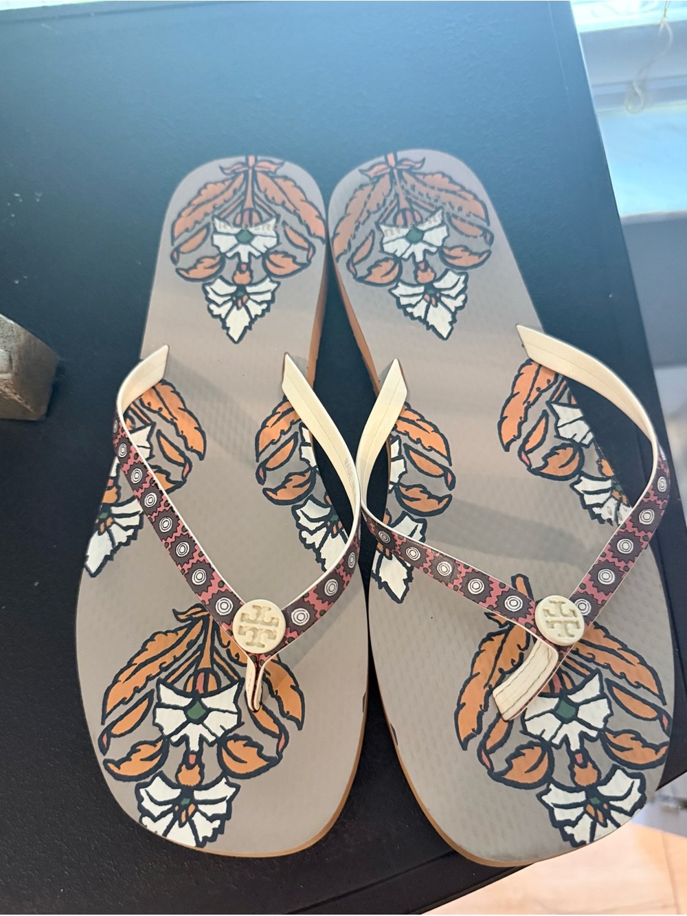 Tory Burch Womens Beige Floral Pattern Flip Flop Sandals